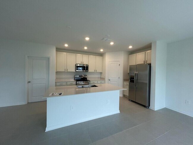 Building Photo - 5686 Portico Pl