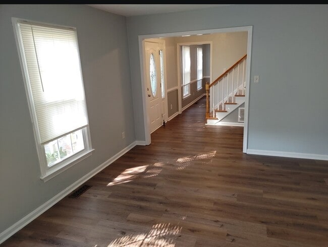 Building Photo - 4916 Brookeway Dr