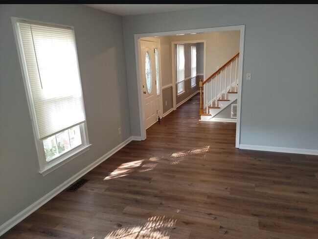 Foto del edificio - 4916 Brookeway Dr