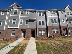 Building Photo - 2027 Tears Ln