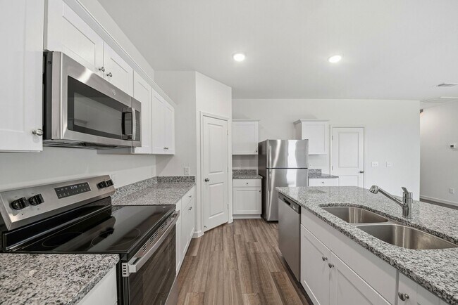 Building Photo - 10726 Sonny Trails Ct