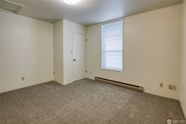 Building Photo - 208 N. &quot;H&quot; Street