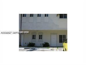 Building Photo - 3926 SW 52nd Ave