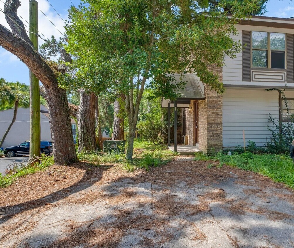 Primary Photo - 601 Acorn Grove Ct