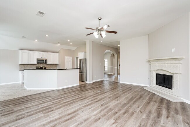 Building Photo - 5403 Belvedere Dr