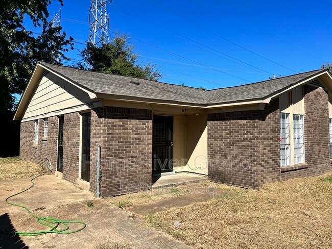 Building Photo - 3395 Barbwood Dr