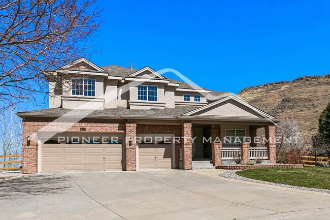 Building Photo - Gorgeous Home with Mountain Views and Wash...