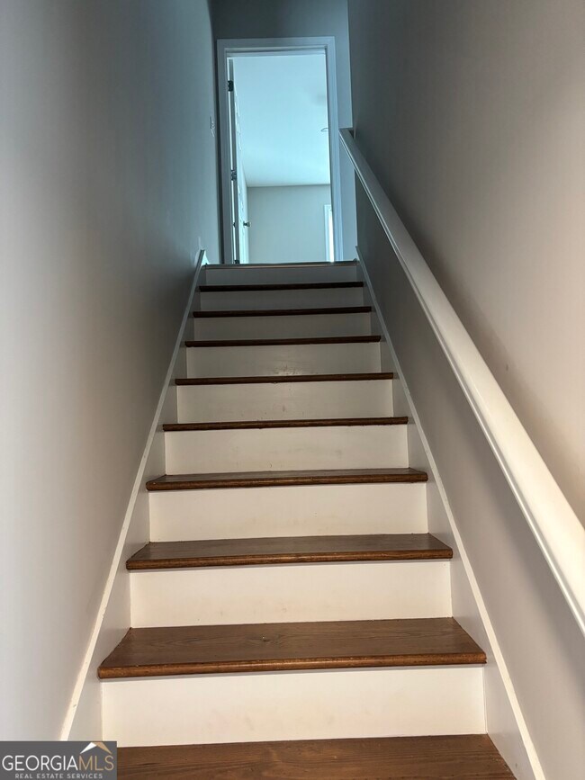Foto del edificio - 245 New Prospect Rd