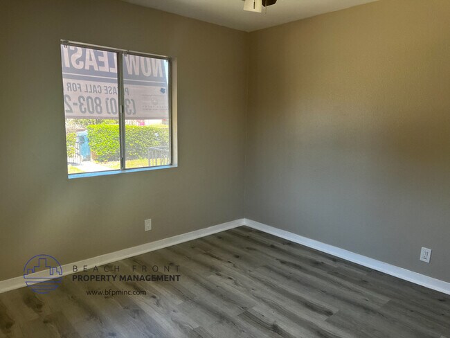 Foto del edificio - 1208A-B, 1210A-B W. 166th St.