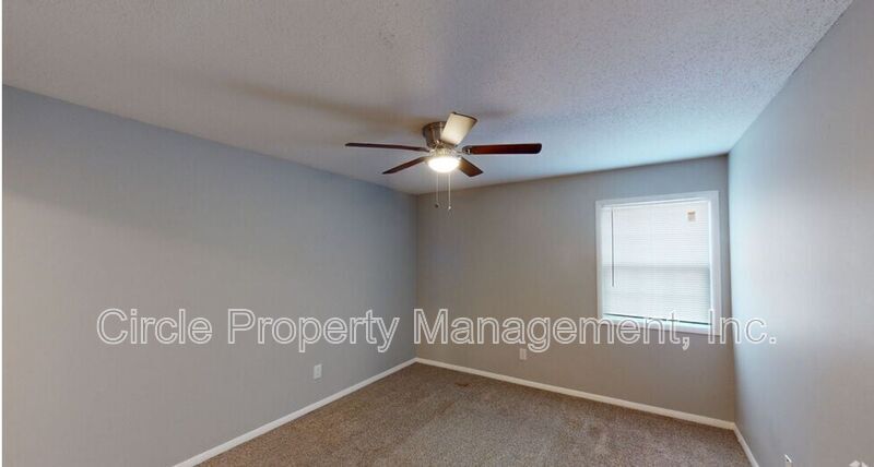 Foto del edificio - 4102 Hunters Ridge Drive
