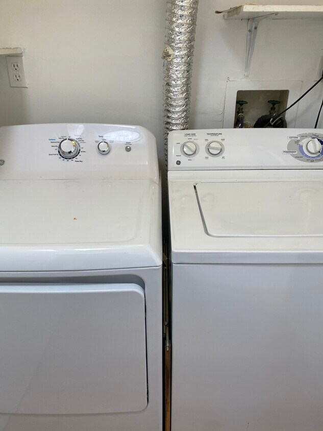 Foto principal - 233 E 110th St