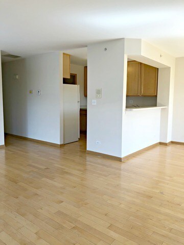 Building Photo - 614 Foxridge Dr