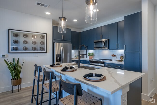 B1 - 2BR, 2BA - 1,163SF - Artistry Design District