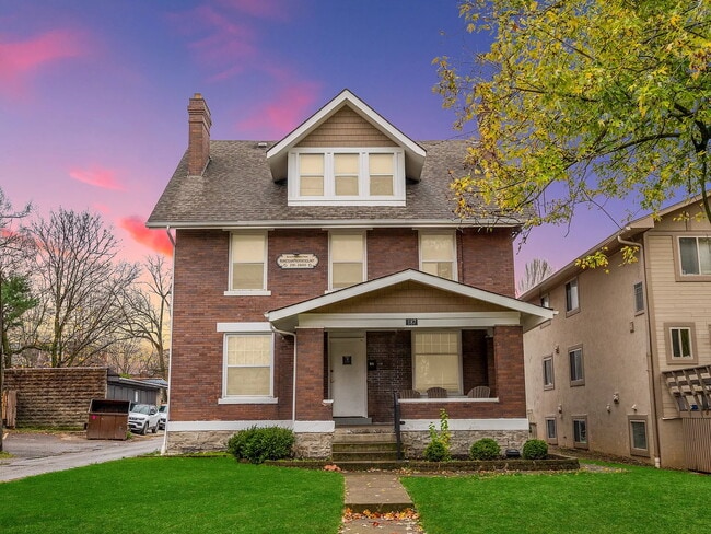 Building Photo - Hometeam Properties