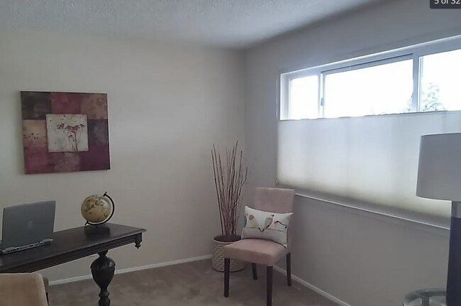 Foto del edificio - 1220 Stutz Dr NE