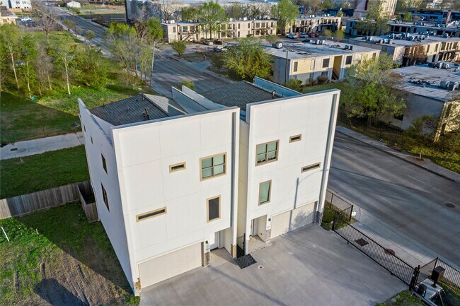 Foto del edificio - 3909 Griggs Rd