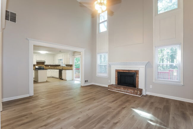 Building Photo - Stylish 4-bedroom Home in Lawrenceville	GA
