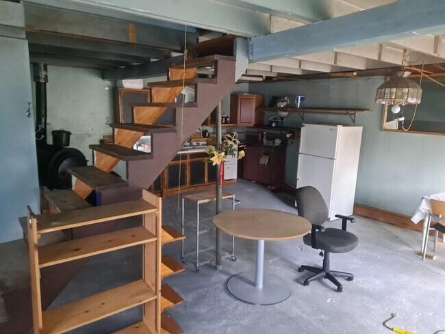 Building Photo - 1129 Esro Rd
