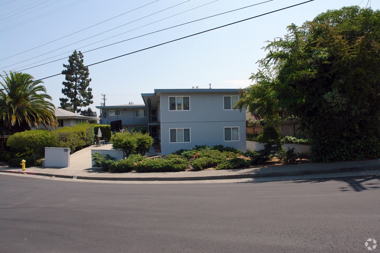 Primary Photo - 4333 Beresford St