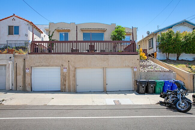 Building Photo - 2727 Columbia St
