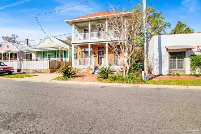 Foto del edificio - 105 S Florida Blanca St