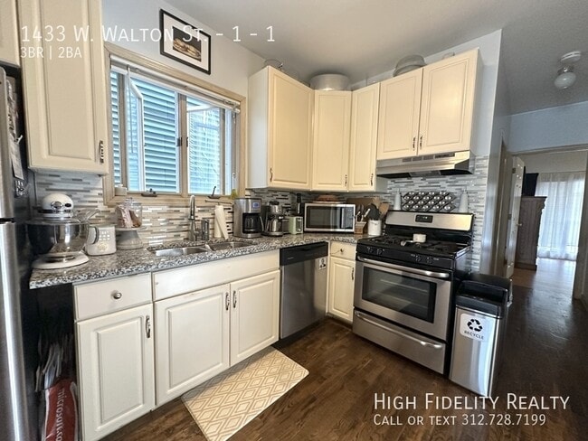 Building Photo - 1433 W Walton St