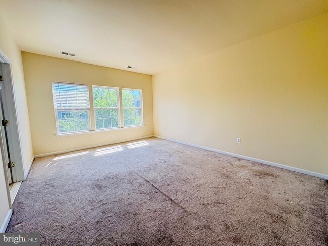 Building Photo - 4651 Carisbrooke Ln