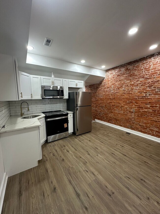 Building Photo - Newly renovated 2 bedroom apartment, Second floor. Section 8 approved