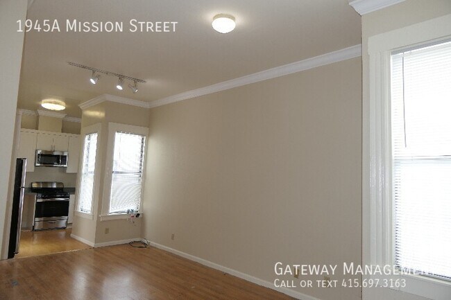 Building Photo - Top Floor Mission St nr 16th Street BART i...