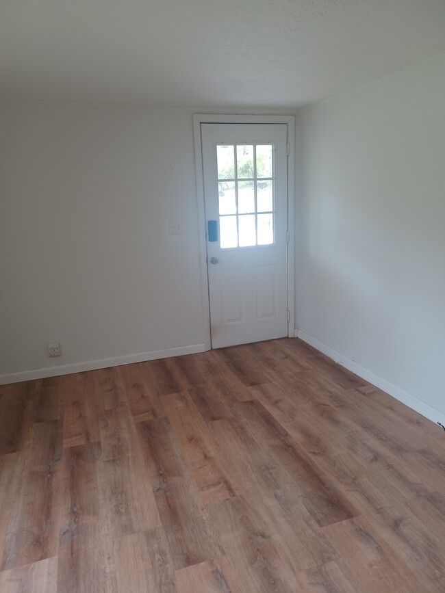Foto del edificio - 92 Mooney Ln