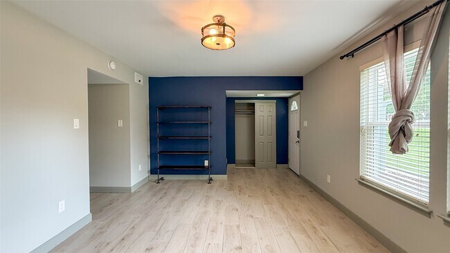 Foto del edificio - 2226 Triway Ln