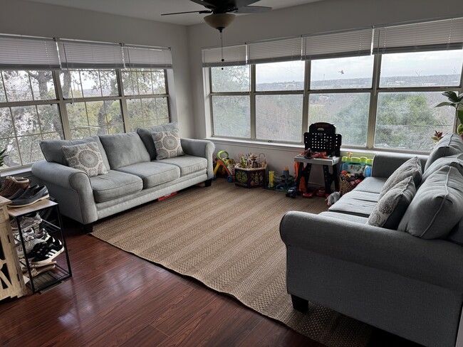 Foto del edificio - 791 Moonglow Ave