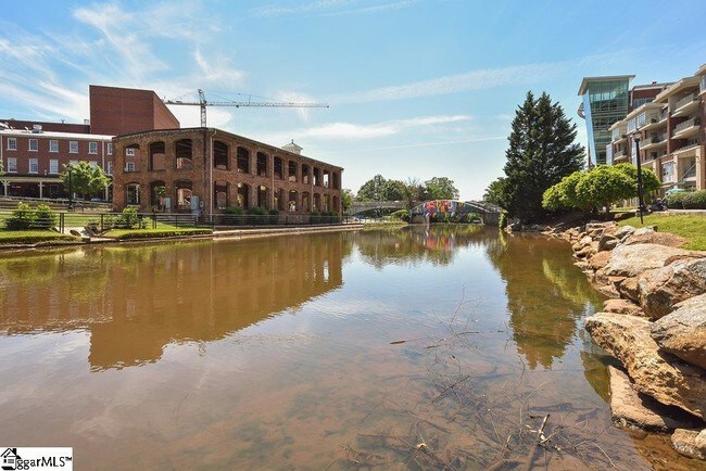 Foto del edificio - 155 Riverplace
