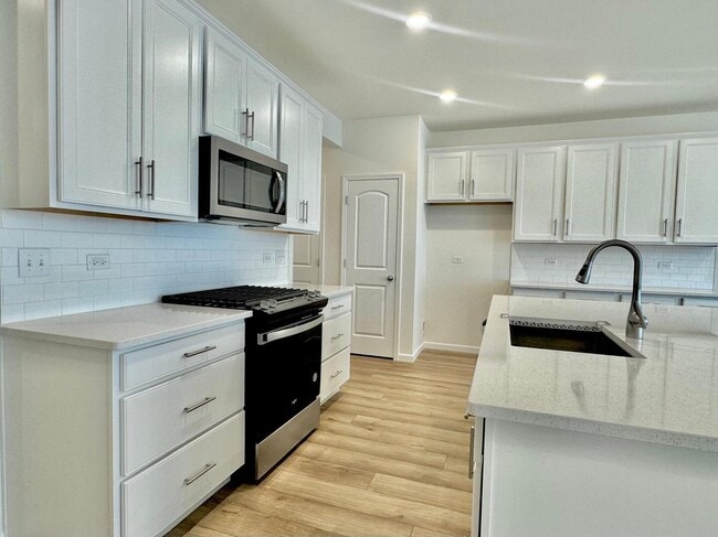 Building Photo - 667 Switchgrass Wy
