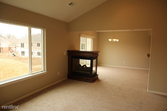 Building Photo - 14445 Shadywood Dr