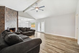 Building Photo - 4023 Broken Elm Dr