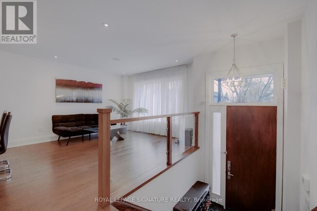 Photo du bâtiment - 119B Hillside Ave