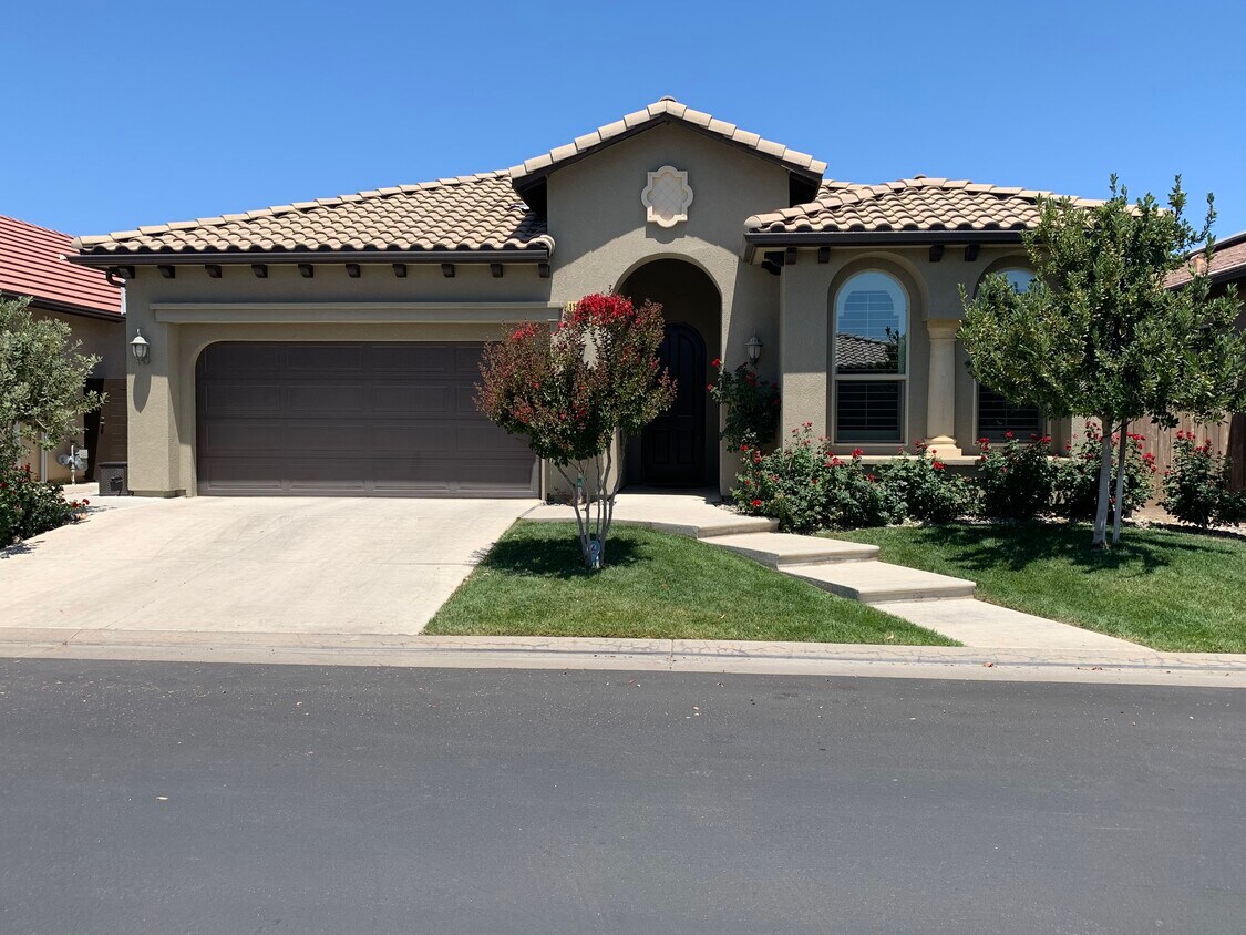 11361 N Via Napoli Dr, Fresno, CA 93730 House Rental in Fresno, CA