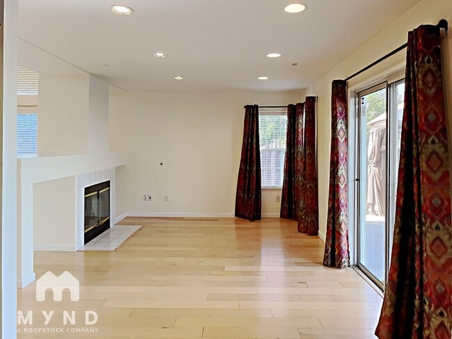 Foto del edificio - 5432 Crimson Cir