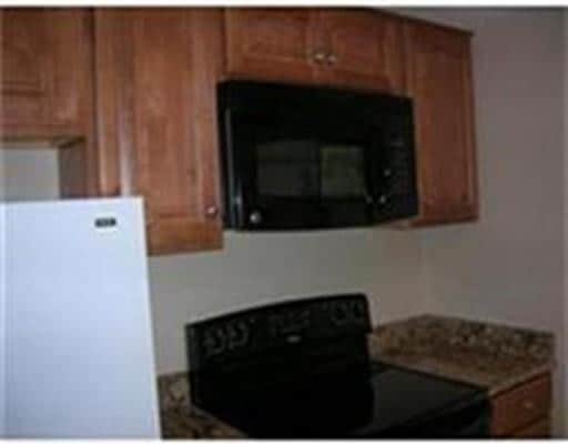 Building Photo - 371 Lancaster St