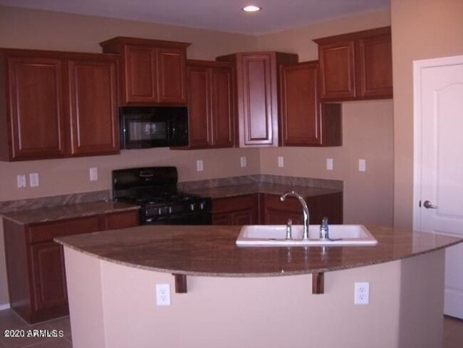 Foto del edificio - Gorgeous Large 4 Bed 2.5 Bath Home with lo...
