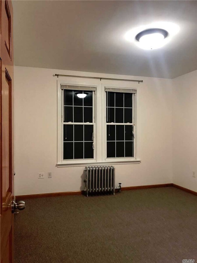 Building Photo - 100-11 27th Ave