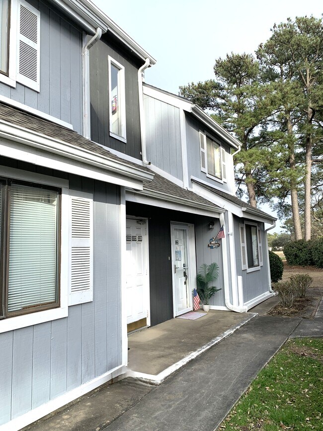 Building Photo - 3700 Golf Colony Ln