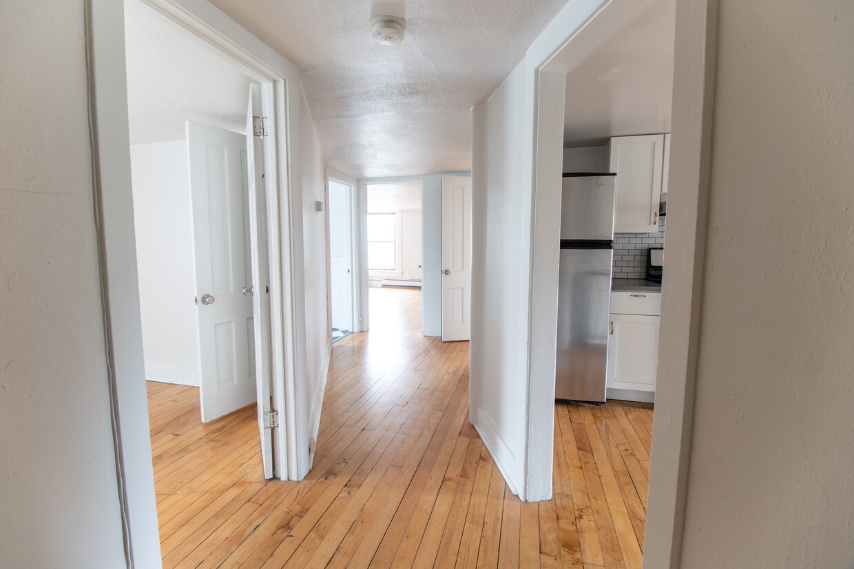 Main Hallway - 2902 Umatilla St