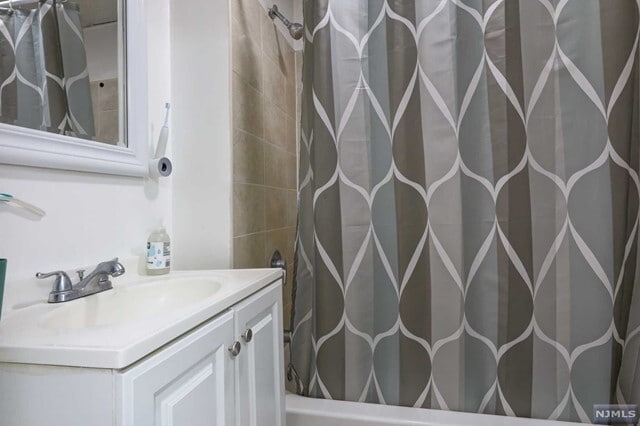 Building Photo - 515 Main St