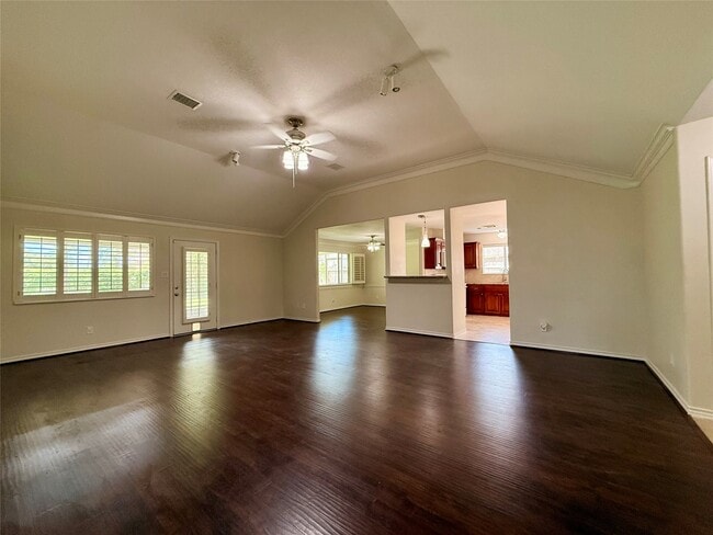 Foto del edificio - 1702 Fantasy Woods Dr