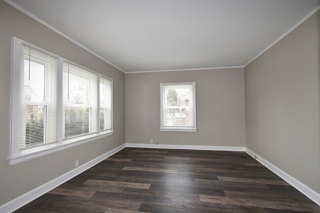 Foto del edificio - 359 W St Charles Rd