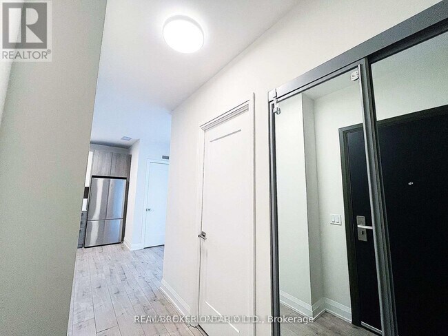 Photo du bâtiment - 18 Water Walk Dr