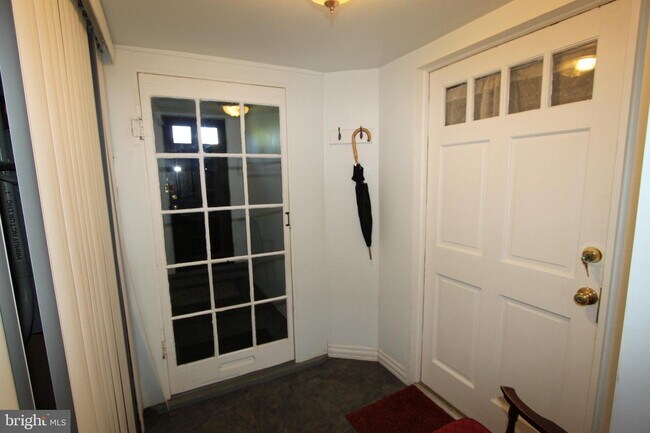 Building Photo - 312 S Samuel St