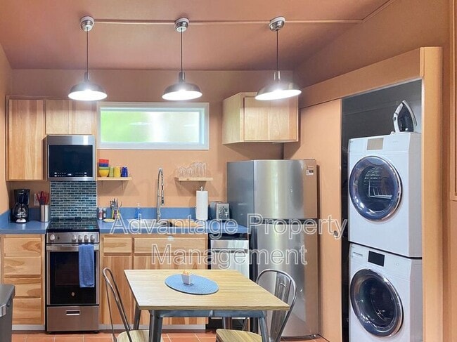 Foto del edificio - 1720 SW Brooklane Dr